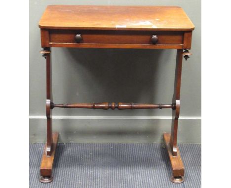 A William IV mahogany end support lamp table, 71 x 61 x 41cm