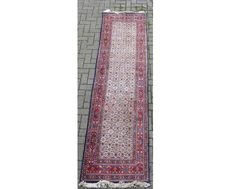 zzz A modern caucasian style runner 303 x 77cm A modern caucasian style runner 303 x 77cmThis lot has been imported from outs