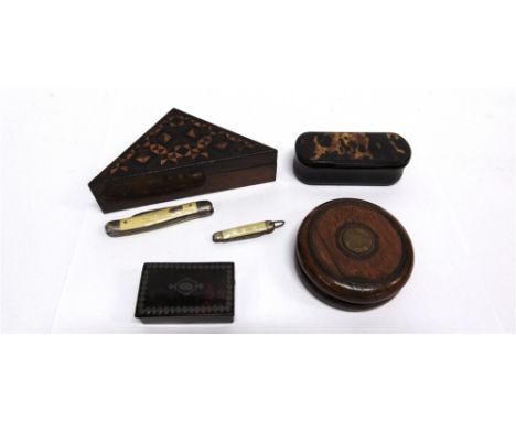 ASSORTED COLLECTABLES  comprising a Tunbridge ware box, of triangular form, 14.5cm wide; a papier mache snuff box; another sn