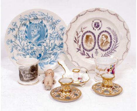 A 19TH CENTURY ENGLISH PORCELAIN CHAMBERSTICK possibly Coalport or Derby, decorated with flowers together with a Royal Worces