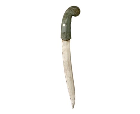 with recruved double-edged blade, spinach-green jade hilt (probably adapted from an earlier dagger) incorporating a lobe-shap