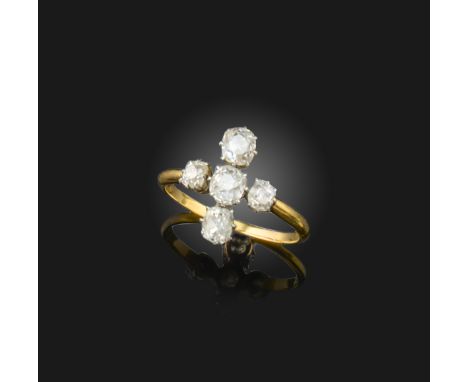 A diamond cluster ring, set with graduated old cushion-shaped diamonds in platinum and gold, size R