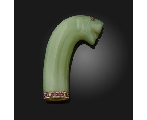 A 19th century bowenite Middle Eastern lion's head dagger hilt / cane handle, in the Mughal manner, with cabochon ruby eyes a