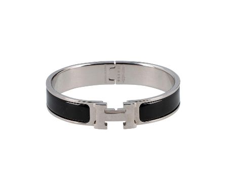 HERMÈS Armreif "CLIC H", Gr. PM. Akt. NP.: 555,-€. Schmaler Armreif aus Email, silberfarbene Hardware mit Palladiumauflage. B