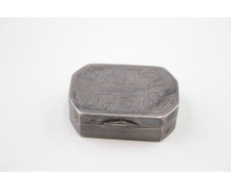 AN ANTIQUE 900 SILVER CHINESE SNUFF BOX,Weight: 22gms 