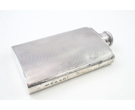A GENTLEMAN'S 925 STERLING SILVER HIP FLASK, Weight: 192gms