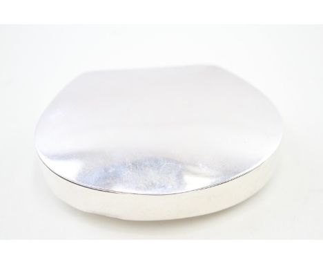 A 925 STERLING SILVER PALM SNUFF BOX, Weight: 111gms 