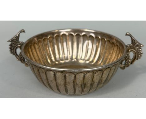 A MEXICAN 800 SILVER BOWL, Marked 'Tane' to verso. Weight: 90gms13cm x 10cm 