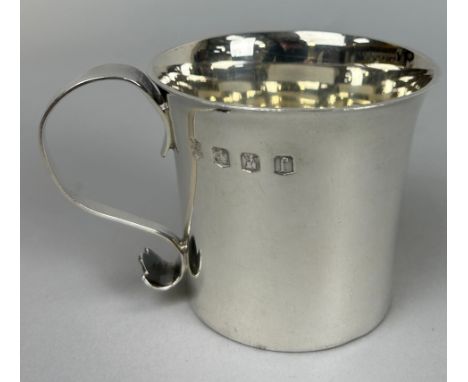 THOMAS BRADBURY AND SONS: A SILVER CUP, Weight: 153gms 