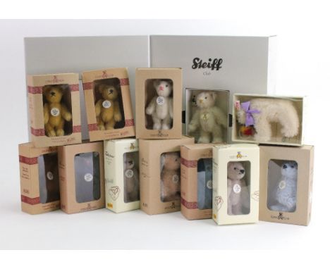 A collection of Steiff Club miniature bears to include years 2003, 1998, 2005, 2006, 2008, all boxed with large display box a