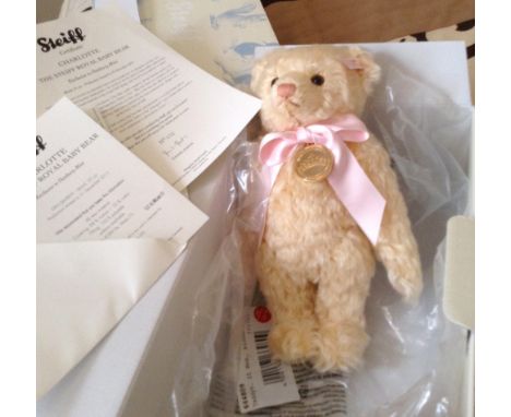 A modern Steiff bear, William and Catherine, The Royal Wedding Teddy Bear 2011, 27cm, with certificate, original box and pack