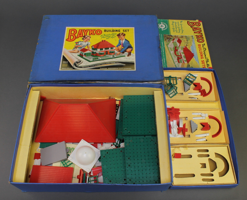 A Bayko building set no.3 together with instructions and plans for a no ...