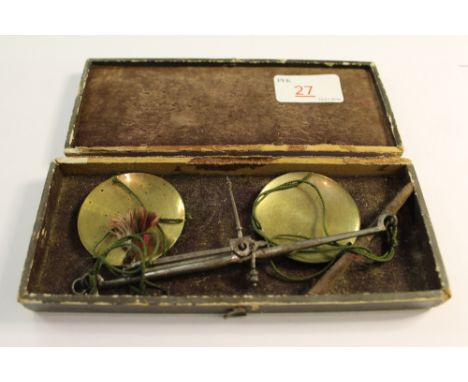 Georgian apothecary scales (boxed)
