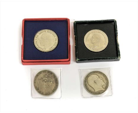 4 x Crowns, comprising: George III 1820 LX, obv. laureate head right, rev. Pistrucci's St. George and the dragon within Garte