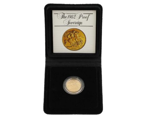 Elizabeth II, Proof Sovereign 1982, obv. Machin portrait of the Queen, rev. Pistrucci, encapsulated in Royal Mint case of iss