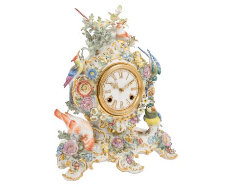 MEISSEN "Kleine Kaminuhr mit Vögeln", 20.Jh. Nach ein Modell von Johann Joachim Kändler von 1745, Porzellan, farbig bemalt, g