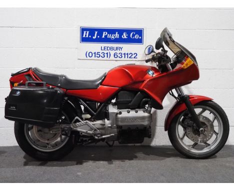 BMW K75S motorcycle. 1988. 750cc.Engine turns over but will need light recommissioning.Bike was on the road last year and bei
