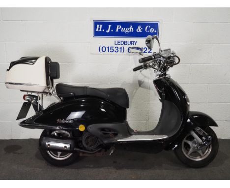 Lexmoto Valencia ZN125 T-K moped project.Non runner. Reg. WF13 NPZ. V5. Key. 