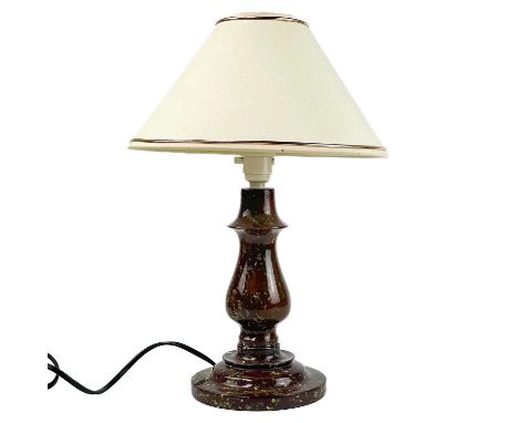 A Cornish serpentine baluster turned table lamp. Height 22cm (excluding electrical fittings).