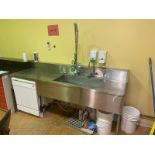 S/S Single Bowl, with Side Section of S/S Counter, Mounted on S/S Legs (LOCATED IN SAINT-LAMBERT,