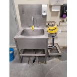 S/S Single Bowl Sink with S/S Back Splash, 29.5" x L x 26.5" W x 57" w/ GUARDIAN Eyewash System