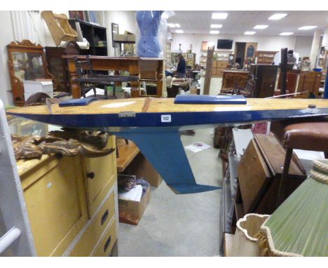 Vintage pond yacht 'Blue Heron' 