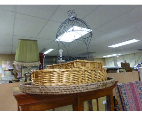 Wicker Bottle Holder and Two Wicker Trays plus Wire Gisela Graham Plant Holder