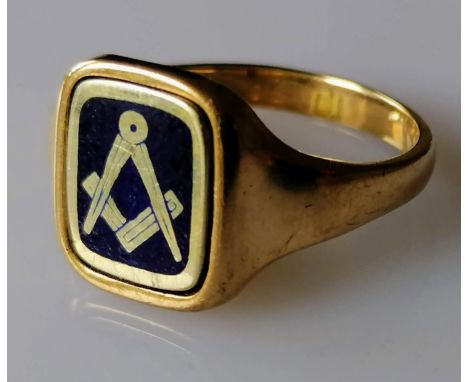 A 9ct yellow gold Masonic swivel ring, enamel blue insignia one side, plain the other, size Y, hallmarked, 6.39g