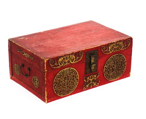 A CHINESE EXPORT PARCEL GILT AND SCARLET LACQUER RECTANGULAR TRUNK75cm wide; 32cm high