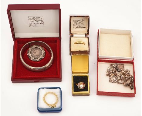 A 22CT GOLD WEDDING RING AND FURTHER JEWELLERY (16)The 22ct gold wedding ring, ring size M, weight 5 gms, also a gold, cultur