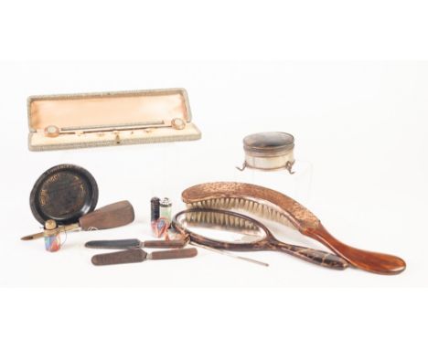 MINOR COLLECTABLES, MIXED LOT, including: CASED SET OF ROLLED GOLD AND MOTHER OF PEARL HAT PINS AND BUTTONS, ELECTROPLATED CI