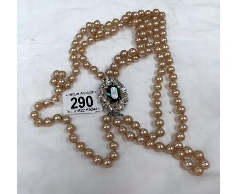 A 3 stand faux pearl necklace