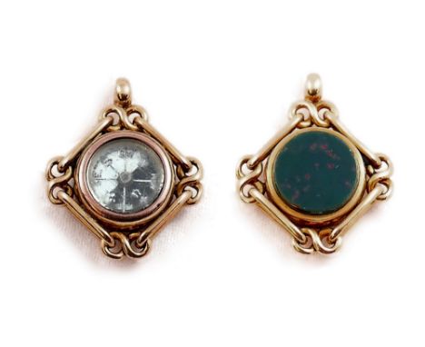 A Victorian 18ct gold compass fob, Birmingham 1900, collet set with a bloodstone, 12 mm.