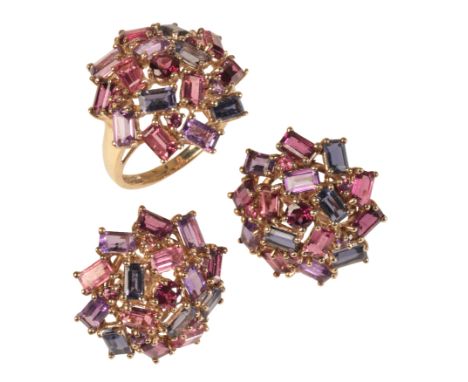 A PINK AND PURPLE TOURMALINE COCKTAIL RING AND EARRINGS SUITEin 9ct gold, the ring set with pink and purple, round-cut and st