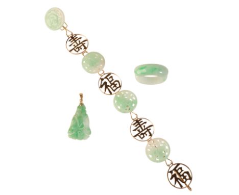 A JADE BRACELET, PENDANT AND RING SUITEin 14ct gold, the bracelet comprising a series of carved jadeite jade disks, alternati
