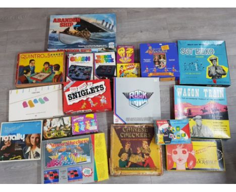 Total of 19 vintage boardgames including Chinese Checkers, Abandon Ship, Wagon train etc