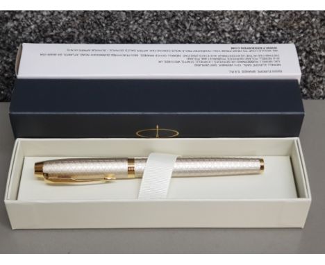 Parker IM premium warm silver gold trim new fountain pen RRP £70+