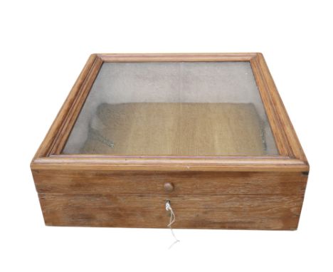 A 20th century oak table top display cabinet - with a lockable hinged top, 61 x 55 x 18cm.