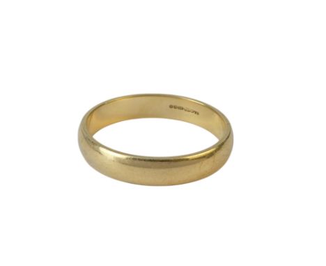 A 9ct gold wedding band - size R, 3.3g.