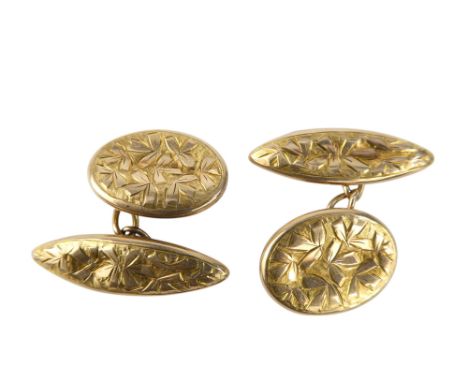 A pair of 9ct gold cufflinks - engraved with foliage, 2.5g.