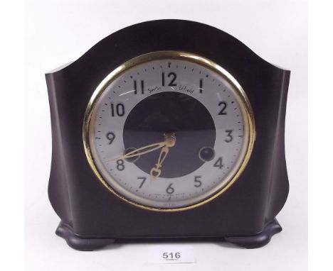 A Bakelite mantel clock