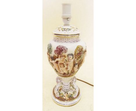 A Capodimonte table lamp decorated putti and signed R. San Merino - 40cm