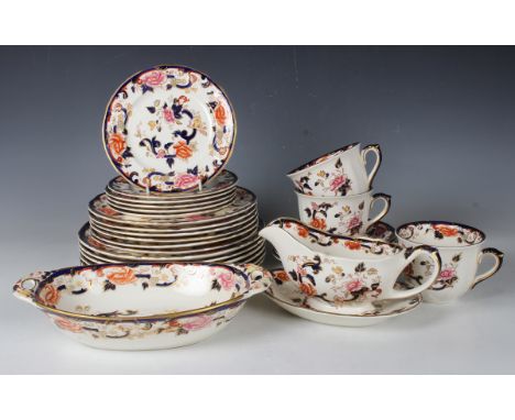 A Mason's Mandalay pattern part service, comprising six plates, diameter 25.3cm, six plates, diameter 22.5cm, six plates, dia