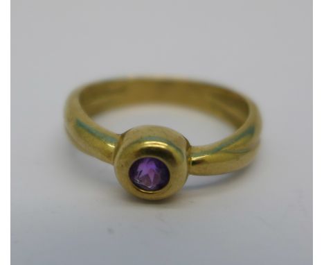 A 9ct gold and amethyst ring, 3g, R