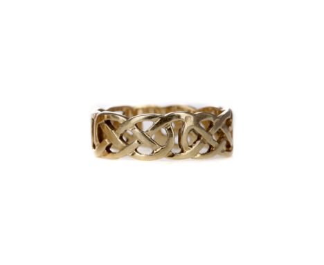 CELTIC WEDDING BAND, in nine carat gold, size R 1/2, 3.4g