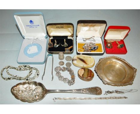 Mixed lot to include; small silver dish, silver plated berry spoon, patch box and cufflinks etc 