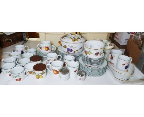 Royal Worcester 'Evesham Vale' part dinner and tea service

