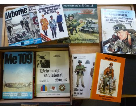 German Army Uniforms and Insignia 1933 - 1945 Davies, 224 pp and seventeen similar publications
Condition report: Generally g
