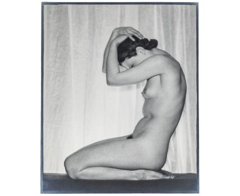 Griffiths, Herbert L. Nude. Vintage. Bromsilbergelatine. 1938. Monogrammiert mit Bleistift recto auf dem Passepartout sowie v