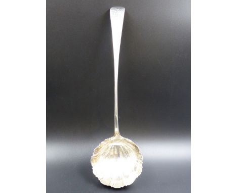 A GEORGIAN SILVER FLUTED LADLE DATED 1766 LONDON. WEIGHT 171GRMS.  